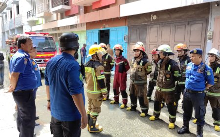 Api Lalap Ruko Lantai Dua , Penghuni Sempat Teriak saat Terjebak Hingga Alami Luka Bakar