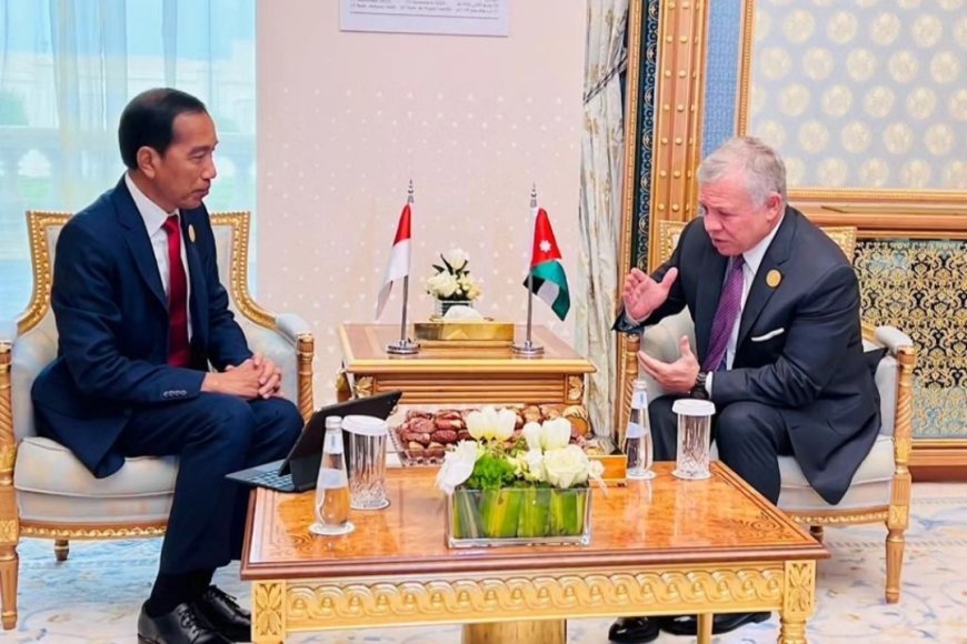 Potret Jokowi dengan Pemimpin Negara Islam, hingga Peluk Presiden Palestina