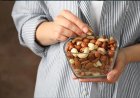 Makan Kacang Bisa Sebabkan Kalian Berjerawat? Berikut Penjelasannya