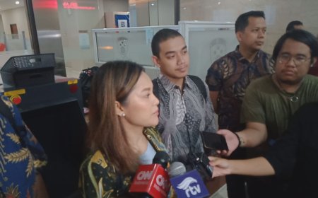 Lina Novita, kuasa hukum Alex Tirta memberikan keterangan kepada wartawan di Bareskrim Polri (Foto: Samuel Waruwu)