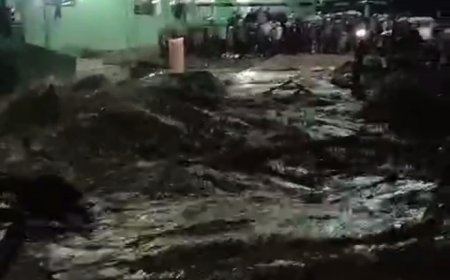 Mandailing Natal Diterjang Banjir Bandang, Puluhan Santri dan Warga Terpaksa Mengungsi