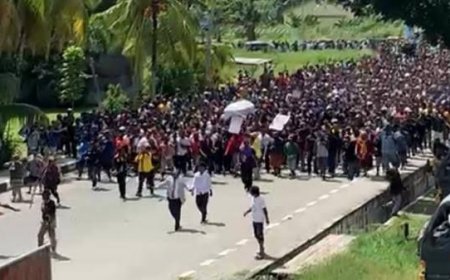 Rusuh Iring-iringan Jenazah Lukas Enembe di Jayapura, 14 Orang Terluka