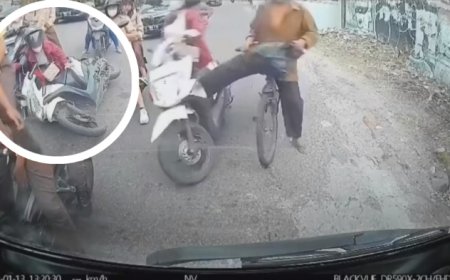 Viral Pesepeda Tendang Pengendara Motor Wanita Hingga Terjatuh