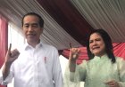 Presiden Jokowi dan Iriana Mencoblos Bersama di TPS 10 Gambir