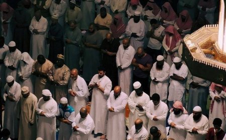 Hanya Dikerjakan Saat Ramadan, Ini Keutamaan Salat Tarawih