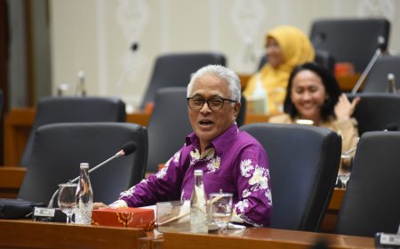 Komisi II DPR Ingatkan KPU soal Rekapitulasi Suara Nasional Tidak Melewati Tanggal 20 Maret