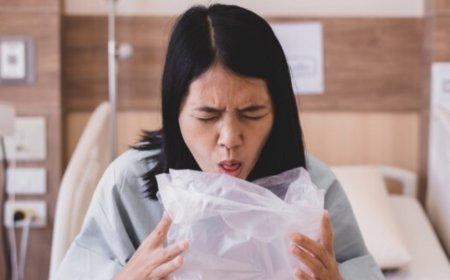 Benarkah Muntah Membatalkan Puasa? Berikut Kata Ulama
