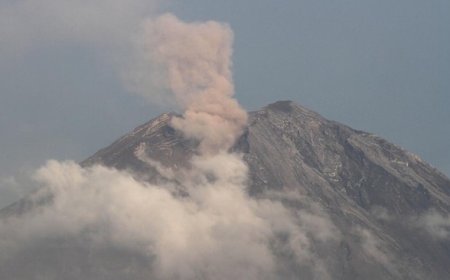 Gunung Semeru Erupsi, Awan Panas Meluncur 3,5 Km dari Puncak