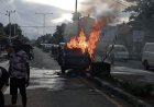 Tabrak Tiang Lampu Jalan, Sebuah Avanza Hangus Terbakar
