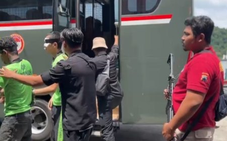 Dengan Mata Tertutup, 56 WBP Lapas Semarang Dipindah ke Nusakambangan