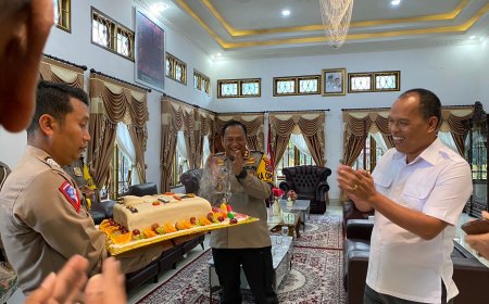 Hari Ulang Tahun Bupati Humbahas, Kapolres Beri Kejutan