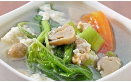 Resep Sop Bayam Telur Asin Berserabut Lengkap dengan Cara Bikinnya