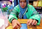 Cerita Galuh, Penyandang Tuli jadi Driver Ojol yang Kerap Ditolak Penumpang