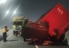 Dump Truck dan Truk Kontainer Kecelakaan di Tol JORR