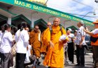 Ketua MUI Kritik 44 Biksu Thudong Singgah & Dijamu di Masjid