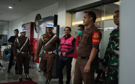Bekas Bos Bea Cukai Riau Tersangka Korupsi Impor Gula