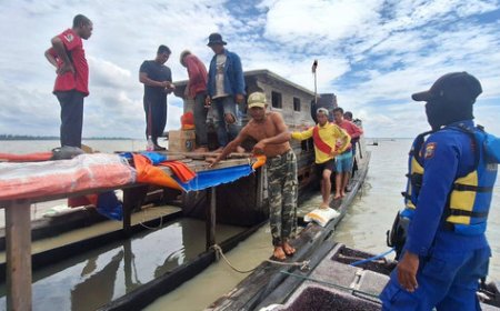 Kapal Pembawa 16 Ton Beras Bulog Bantuan untuk Warga Karam di Perairan Riau Gegara Cuaca Buruk
