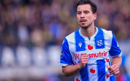 Thom Haye Masuk Nominasi Gelandang Terbaik di Liga Belanda