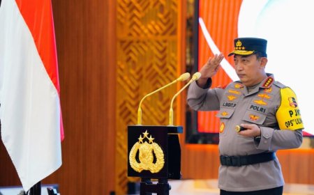 Kapolri Gelar Kenaikan Pangkat 17 Pati, Kombes Wisnu dan Teguh Pecah Bintang