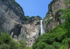 Air Terjun di China Tuai Protes karena Mengalir dari Pipa Buatan Manusia