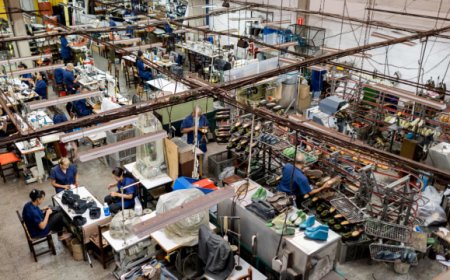 Dampak Serbuan Pasar Domestik, Belasan Ribu Pekerja Industri Tekstil Kena PHK