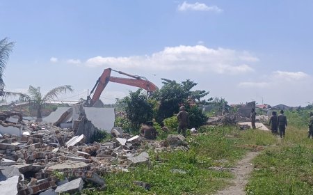 3 Satpol PP Terluka Kena Lempar Batu Saat Penertiban Bangunan di Jalan H Anif Sampali