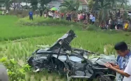 6 Orang Meninggal Dunia, Kecelakaan Kereta Api Vs Toyota Rush di Lubuk Pakam