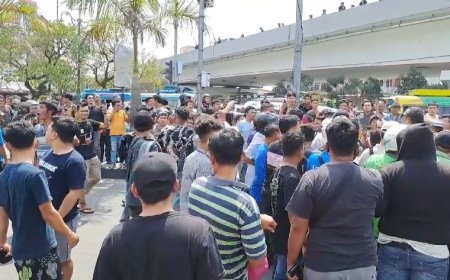 Sopir Bus Blokir Jalan Jamin Ginting usai Bobby Nasution Keluarkan Kebijakan Ubah Rute
