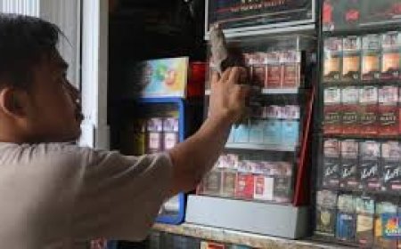 PP Larangan Jualan Rokok Ketengan Resmi Diteken Jokowi, DPR: Pelaku Usaha Harus Diberi Ruang