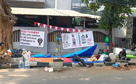 Membandel, Pengungsi WNA Kembali Gelar Tikar di Depan UNHCR, Jaksel