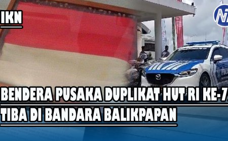Duplikat bendera Pusaka dan teks proklamasi telah tiba di Bandara Internasional Sultan Aji Muhammad Sulaiman, Sepinggan, Kota Balikpapan, Kalimantan Timur.