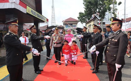 Haru, Pelepasan AKBP Dudung Setyawan Sebagai Kapolres Padangsidimpuan Diwarnai Isak Tangis