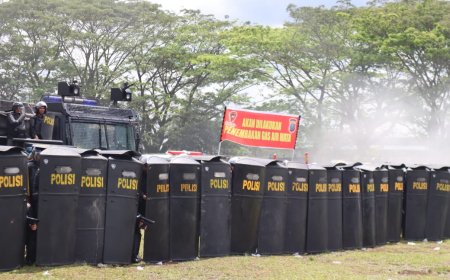 Polres Padangsidimpuan menggelar simulasi pengamanan Pilkada Serentak 2024 di Stadion HM Nurdin Padangsidimpuan, Senin (2/9/2024). pagi. (Foto: istimewa)