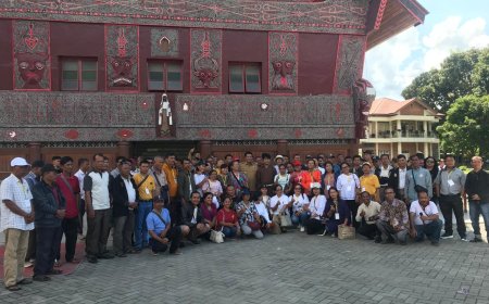 110 Umat Katolik Diberangkatkan Bupati Samosir Untuk Ikuti Misa Bersama Bapa Paus Fransiskus