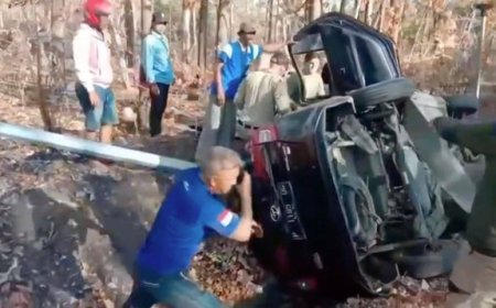 Mobil Terguling di Situbondo, Tentara AS Turun Tangan Bantu Evakuasi