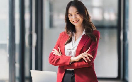 Menjadi Wanita Karir dan Sukses Impian Setiap Perempuan