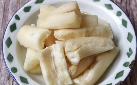 Waspadai Efek Samping Keseringan Makan Singkong Rebus