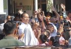 Jokowi Kunjungi SD, SMP dan SMA-nya di Solo Sebelum Lengser: Bagi Amplop hingga Tas
