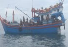 Warga Tolak Keberadaan Pengungsi Rohingya: Kapal Terombang-ambing di Laut Aceh