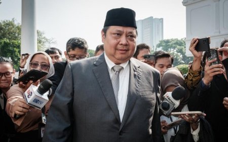 Airlangga Sebut Deflasi di RI Buah Sukses Pemerintah Kendalikan Harga