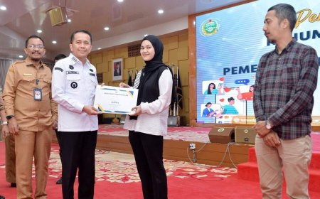 Pj Gubernur Agus Fatoni Latih Tim Humas Tingkatkan Kapasitas Publikasi
