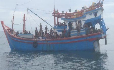 Warga Tolak Keberadaan Pengungsi Rohingya: Kapal Terombang-ambing di Laut Aceh