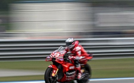 Sprint Race MotoGP Thailand 2024 : Bastianini Menang, Martin-Bagnaia Sengit