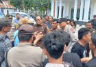 Larang Konfirmasi Gunakan Rekaman Hp, Puluhan Wartawan Geruduk Kantor Kejari Padangsidimpuan