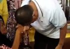 Baharuddin Siagian Bersyukur dan Cium Tangan Ibunda, Unggul 44,3 Persen di Data Desk Pilkada