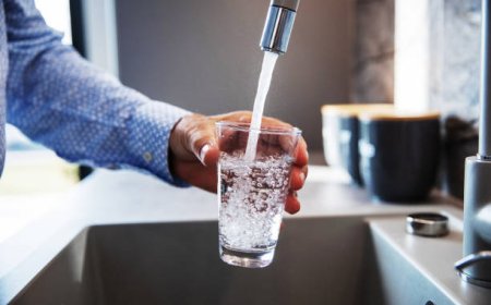 Merasa Haus Meskipun Sudah Minum Air Putih, Kenali Penyebabnya