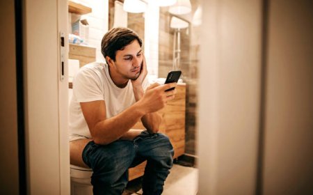 5 Alasan Jangan Duduk di Toilet Lebih dari 10 Menit