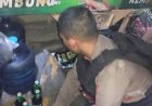 Kelabui Polisi, Puluhan Botol Miras Disembunyikan Pedagang di Dalam Bunker