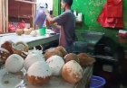 Jelang Tahun Baru, Harga Kelapa di Pasar Melambung