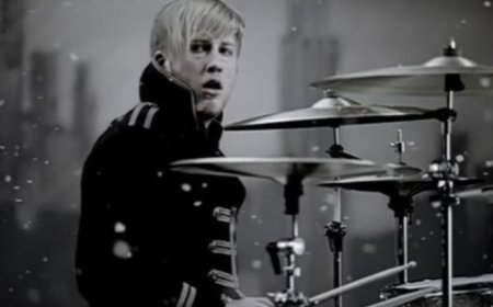 Drummer My Chemical Romance Bob Bryar Ditemukan Tewas Membusuk